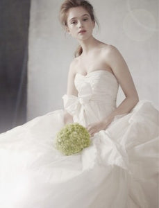Vera Wang White '351071' - Vera Wang White - Nearly Newlywed Bridal Boutique - 1