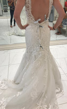 Load image into Gallery viewer, Kenneth Winston &#39;1592&#39; size 12 new wedding dress back view on bride
