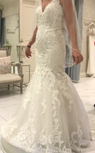 Load image into Gallery viewer, Kenneth Winston &#39;1592&#39; size 12 new wedding dress side view on bride
