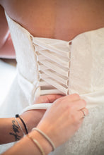 Load image into Gallery viewer, Ella Rosa &#39;Martizz&#39; size 14 used wedding dress view of lacing
