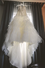 Load image into Gallery viewer, Davids Bridal &#39;Strapless Tulle&#39; - David&#39;s Bridal - Nearly Newlywed Bridal Boutique - 2
