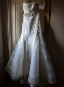 Vera Wang 'Georgina' size 6 used wedding dress front view on hanger