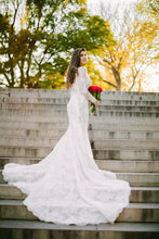 Load image into Gallery viewer, Pronovias &#39;Varel&#39; size 6 used wedding dress side view on bride
