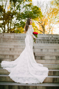 Pronovias 'Varel' size 6 used wedding dress side view on bride