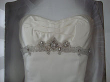 Load image into Gallery viewer, Rivini &#39;Etoile&#39; size 2 used wedding dress front view close up
