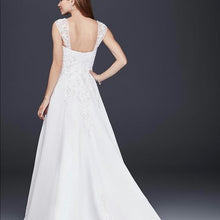 Load image into Gallery viewer, David&#39;s Bridal &#39;Ivory A-Line Ven&#39;
