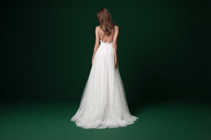 Daalarna 'PRD 233' size 6 used wedding dress back view on model