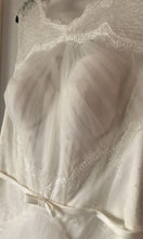 Load image into Gallery viewer, Zac Posen &#39;345016&#39; size 8 new wedding dress front view of bodice
