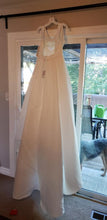 Load image into Gallery viewer, David&#39;s Bridal &#39;Beaded&#39; size 12 new wedding dress back view on hanger
