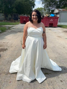 David's Bridal '9wg4017' wedding dress size-18W PREOWNED