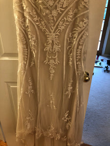 Isabelle Hart 'Sheath' wedding dress size-06 PREOWNED