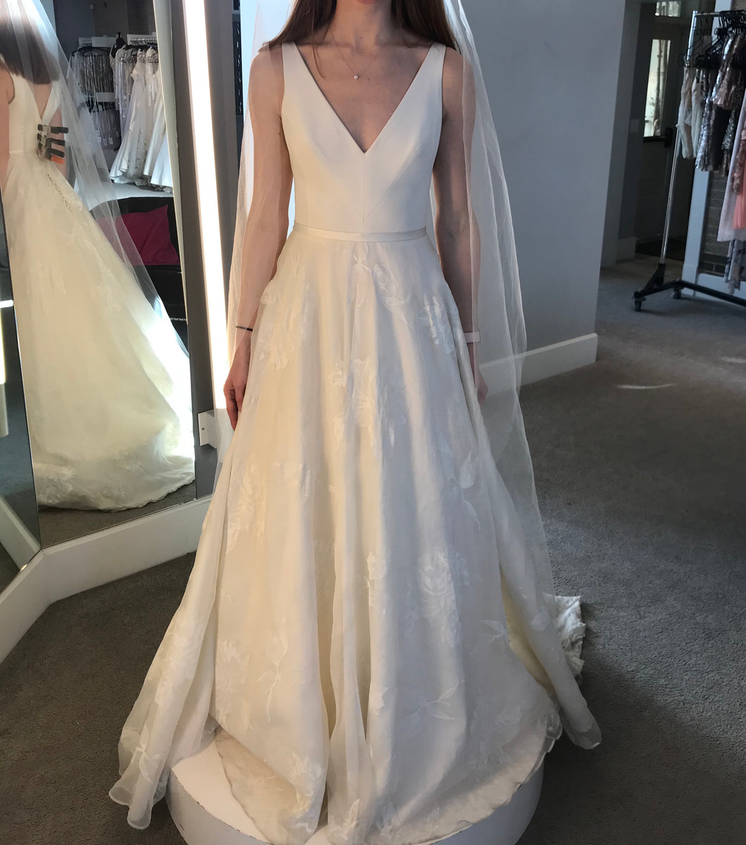 sassi holford 'Amelia' wedding dress size-06 SAMPLE