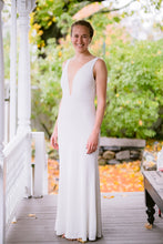Load image into Gallery viewer, BHLDN &#39;Everest Gown&#39; wedding dress size-08 PREOWNED
