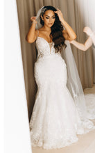 Load image into Gallery viewer, Kitty Chen &#39;Alessandra H2122&#39; wedding dress size-08 PREOWNED
