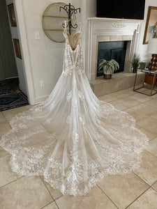 Essense of Australia 'D2770' wedding dress size-06 NEW