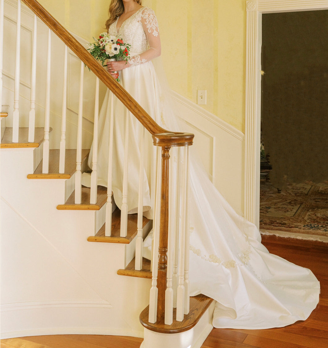 Yvonne LaFleur 'Yvonne LaFleur' wedding dress size-06 PREOWNED