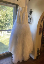 Load image into Gallery viewer, Galina Signature &#39;SWG523&#39; wedding dress size-12 NEW
