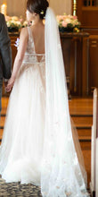 Load image into Gallery viewer, Willowby &#39;Hearst Gown&#39; wedding dress size-00 PREOWNED
