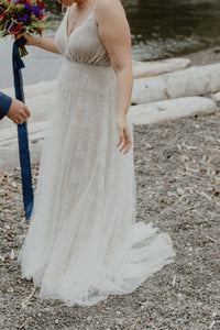Allure Bridals 'Wilderly / Aria' size 16 used wedding dress side view on bride