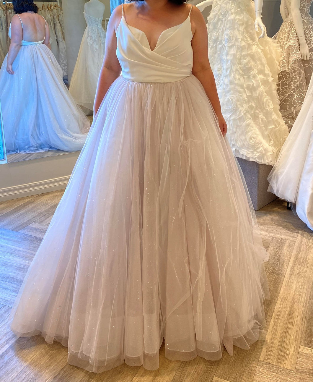 Hayley Paige 'Olympia' wedding dress size-14 NEW
