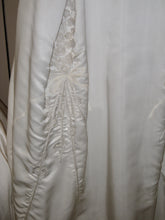 Load image into Gallery viewer, Carolina Herrera &#39;Custom&#39; size 10 used wedding dress view of body of dress
