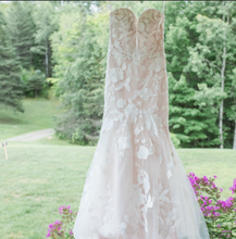 Load image into Gallery viewer, Maggie Sottero &#39;Hattie&#39; wedding dress size-04 PREOWNED
