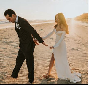 Danielle Frankel 'Sloane' size 2 used wedding dress side view on bride