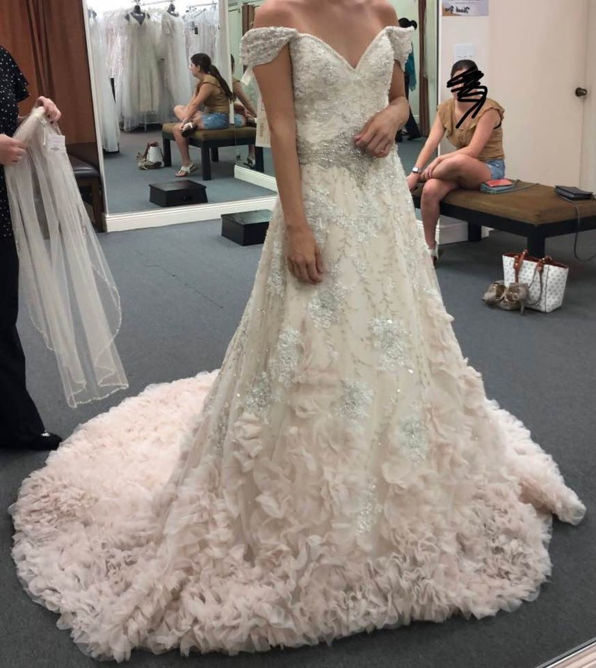 Karelina Sposa 'C7910' wedding dress size-06 SAMPLE