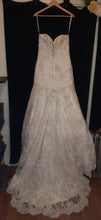 Load image into Gallery viewer, Allure Bridals &#39;8958&#39; wedding dress size-08 PREOWNED

