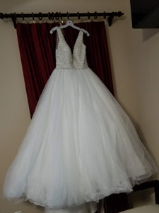 Alfred Angelo 'Sapphire' size 10 new wedding dress front view on hanger