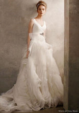 Load image into Gallery viewer, White by Vera Wang &#39;VW351029&#39; wedding dress size-04 PREOWNED
