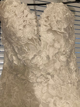 Load image into Gallery viewer, Pronovias &#39;Eclira&#39; wedding dress size-00 PREOWNED
