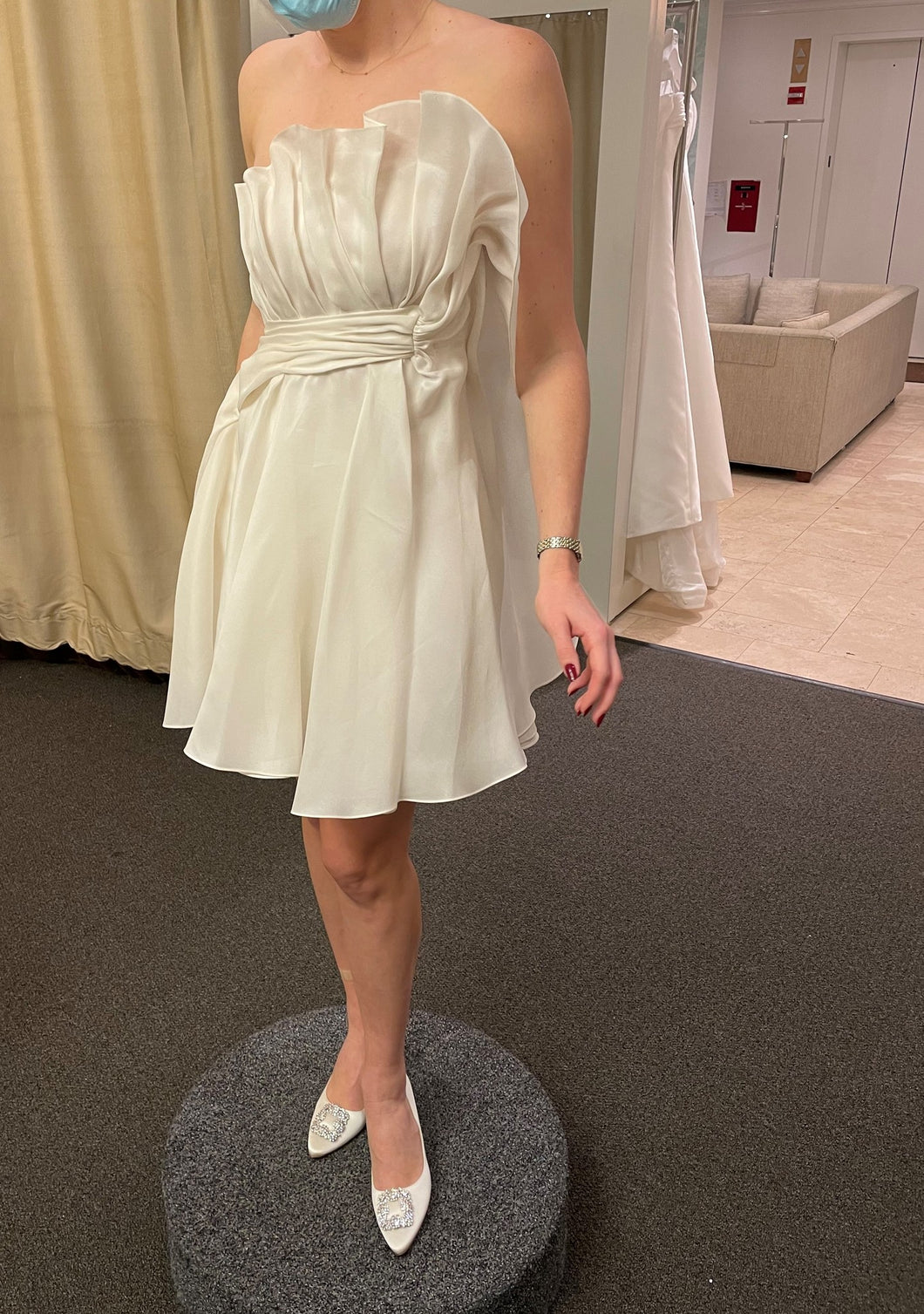 Carolina Herrera 'Naomi' wedding dress size-06 NEW