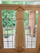 Load image into Gallery viewer, BHLDN &#39;Bonaire Gown&#39; wedding dress size-10 PREOWNED
