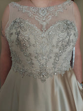 Load image into Gallery viewer, Matthew Christopher &#39;0132634/ Jewel&#39; wedding dress size-18 NEW
