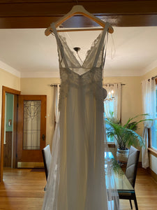 Yolan Cris '1002-Aris-15' wedding dress size-04 NEW