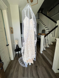 Enchanted 'No Style Name ' wedding dress size-08 PREOWNED