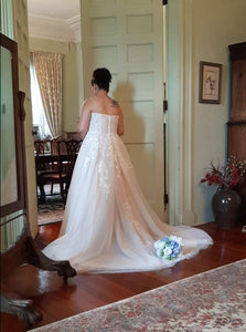 David's Bridal 'WG3861' wedding dress size-14 PREOWNED