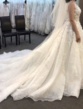 Load image into Gallery viewer, Mori Lee &#39;8128&#39; size 14 new wedding dress side view on bride
