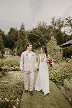 Load image into Gallery viewer, BHLDN &#39;Michael Lo Sordo Alexandra &#39; wedding dress size-00 PREOWNED
