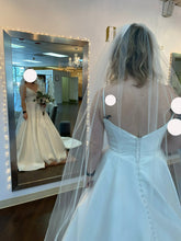 Load image into Gallery viewer, Martina Liana &#39;1310&#39; wedding dress size-06 NEW
