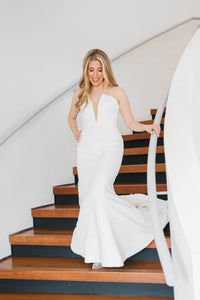 Alyne 'Windsor ' wedding dress size-06 PREOWNED