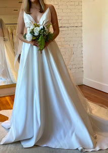 Vagabond 'Aquarius' wedding dress size-06 NEW
