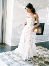 Load image into Gallery viewer, Galia lahav &#39;Fabiana&#39; wedding dress size-00 PREOWNED
