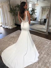 Load image into Gallery viewer, Sarah Seven &#39;Easton&#39; wedding dress size-02 NEW
