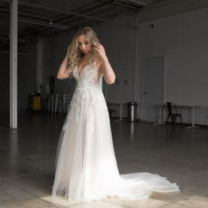 Essense of Australia 'D2840' wedding dress size-04 PREOWNED