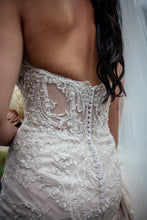 Load image into Gallery viewer, Stella York &#39;6541&#39; size 6 used wedding dress back view on bride
