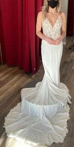 Lillian West '66092' wedding dress size-00 SAMPLE