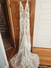 Load image into Gallery viewer, Stella York &#39;6933&#39; wedding dress size-10 NEW
