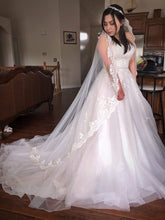 Load image into Gallery viewer, Maggie Sottero &#39;9MS129&#39; wedding dress size-04 NEW
